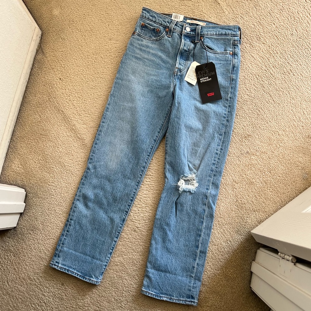NWT Levi’s High Rise Wedgie Straight Denim Jeans